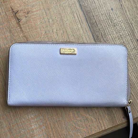 Super cute Kate Spade wallet - Picture 1 of 3